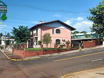 Terreno de Esquina com 491,98m� com Casa de 306,82 e Garagem